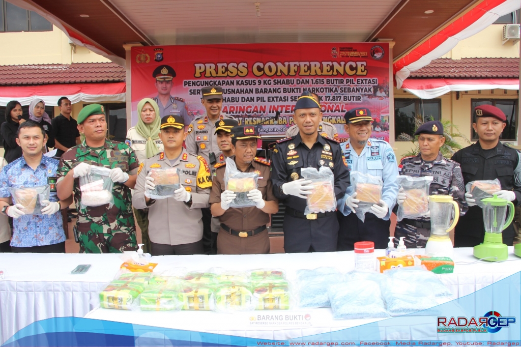 Dan Pil Ekstasi Jaringan Internasional Di Pulau Rupat Dan Pemusnahan Barang Bukti